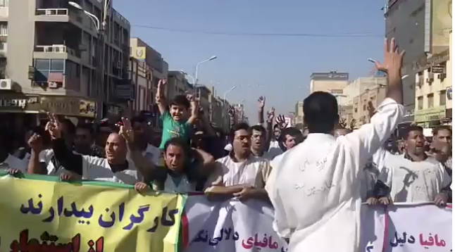 حضور چشمگیر شیرزنان اهواز در قیام کارگران کفن پوش فولاد با شعار: تورم گرانی پاسخ بده روحانی